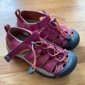 Keen girls shoes